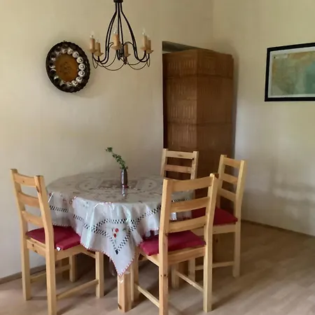 Apartment Kisszoeloe Szolosgyorok